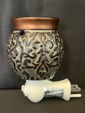 Ornate Scentsy Ceramic Plug-In Wax Warmer in Brown and Antique Gold